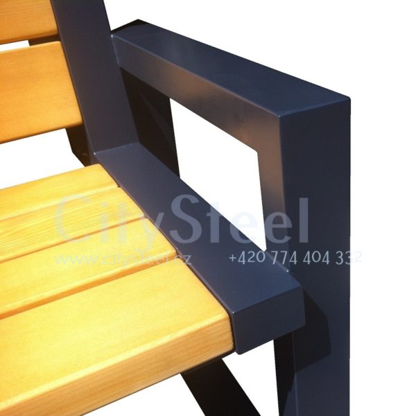 Parková nebo zahradní venkovní lavička CITYHALL s opěrkou ( Kovová konstrukce barva RAL 7016 (antracitová)+ latí dřeva barva Dub)