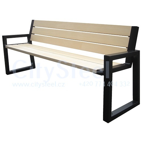 Parková nebo zahradní venkovní lavička CITYHALL s opěrkou ( Kovová konstrukce barva RAL 9005 (černá) + latí dřeva barva Transparent s UV filtrem)